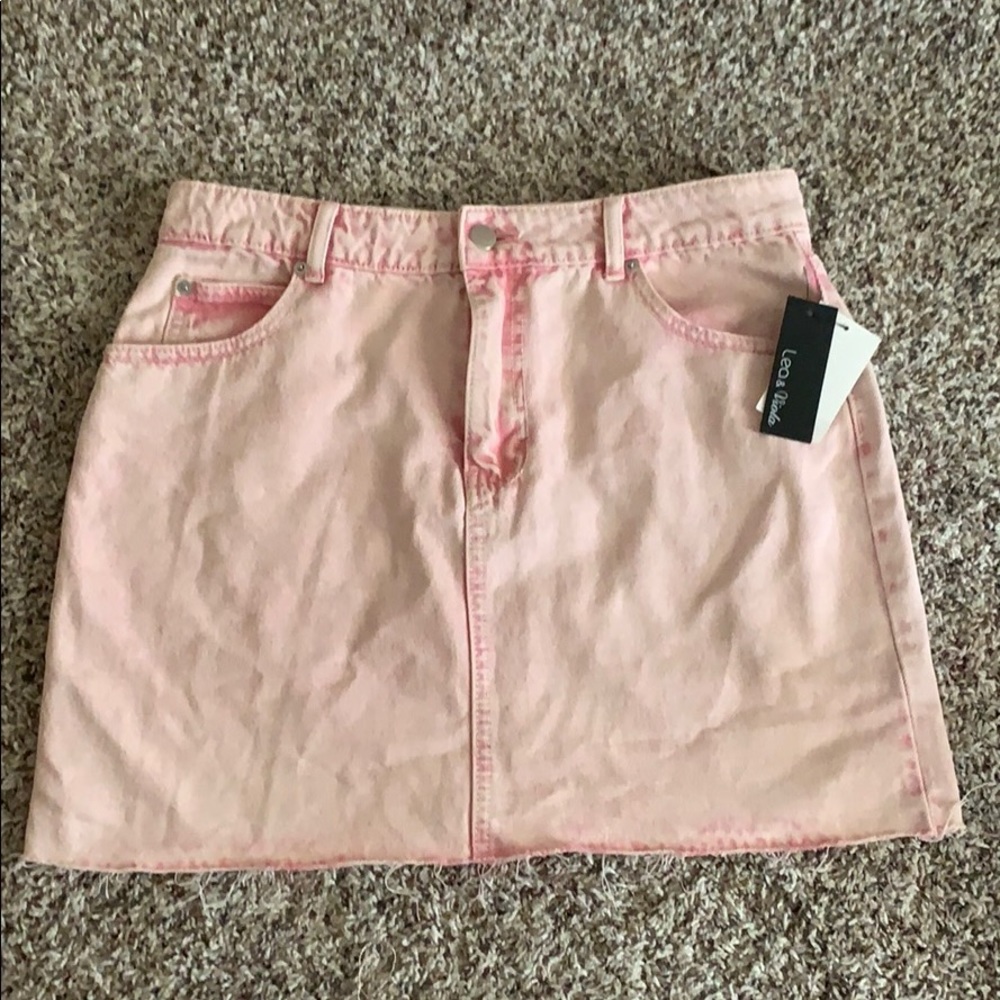 Pink tie-dye Lea & Viola cutoff denim mini skirt